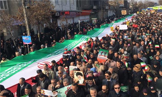 حضور پرشور در راهپیمایی 22 بهمن نماد وفاداری ملت به نظام است
