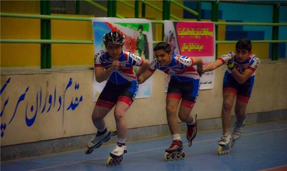 مسابقات اسکیت سرعت جام فجر در بوکان برگزار شد