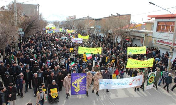 خلخالی ها در راهپیمایی 22 بهمن پرشور شرکت کردند