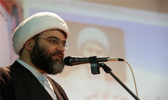 توجه به مکتب امام خمینی(ره)  برای جامعه نجات بخش و گره گشا است