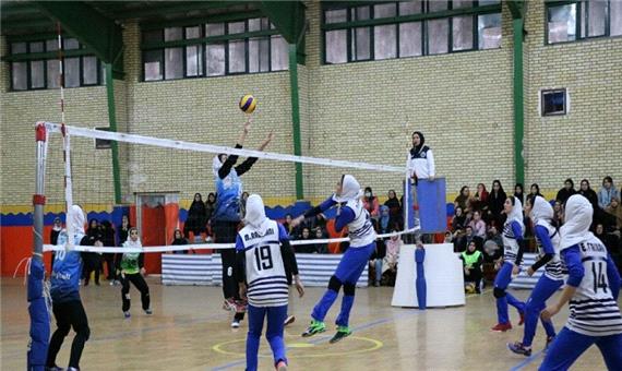 دومین روز مسابقات والیبال بانوان کارمند کشور در ارومیه برگزار شد
