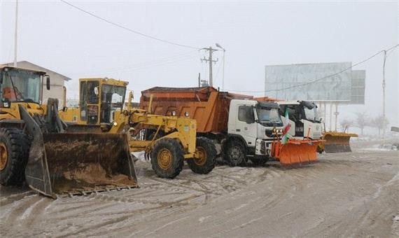 راه های شریانی آذربایجان غربی باز است/برف راه35روستا رامسدود کرد