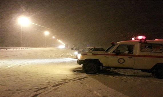 تداوم امدادرسانی به گرفتارشدگان در برف و کولاک/48 نفر نجات یافتند