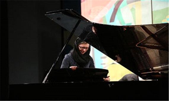 پوشش نامتعارف و حرکت جنجالی نوازنده زن در جشنواره موسیقی فجر + عکس