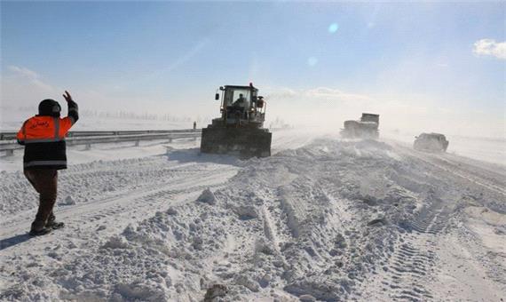 راه ارتباطی 80 روستای هشترود بر اثر بارش برف مسدود شد