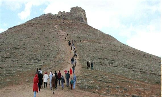 767 گردشگر نوروزی از کوه زندان سلیمان در تکاب بازدید کردند