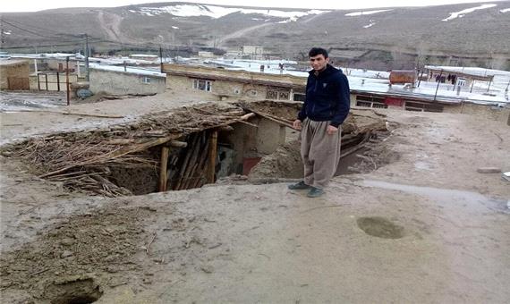 13 خانه خشتی براثر بارش باران در تکاب تخریب شد