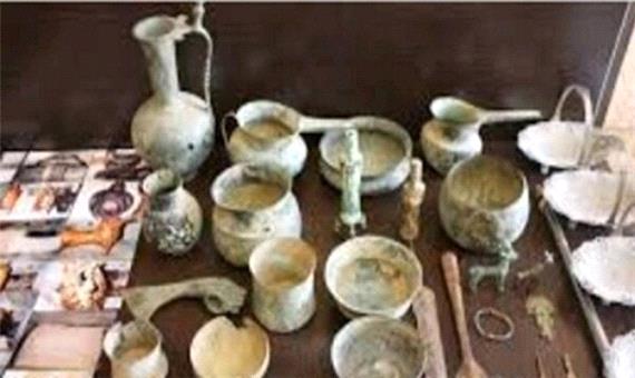 کشف 200 قطعه اشیای عتیقه مربوط به دوره ماقبل اسلام در آذرشهر