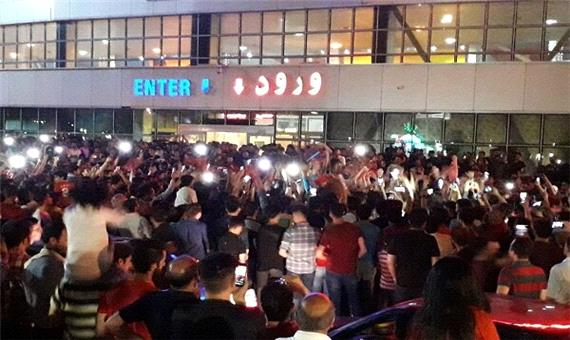 حضور2000نفری هواداران تراکتور در فرودگاه/«دنیزلی» درتبریز شوکه شد