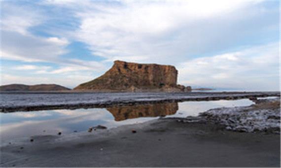 خشک شدن دریاچه ارومیه تهدید بسیار جدی برای کشاورزی آذربایجان غربی است