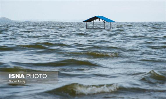 حال خوب دریاچه ارومیه با بارندگی‌های سیل‌آسای امسال/احتمال عبور از شرایط بحرانی